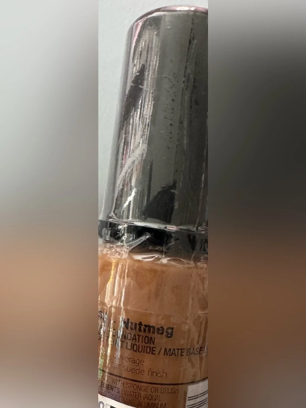LA Girl PRO.matte high definition Foundation in nutmeg — Warm Tan / Gold Cap
